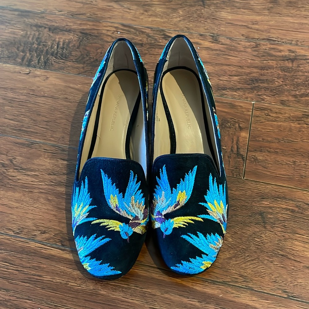 Banana Republic Embroidered Heeled Loafers